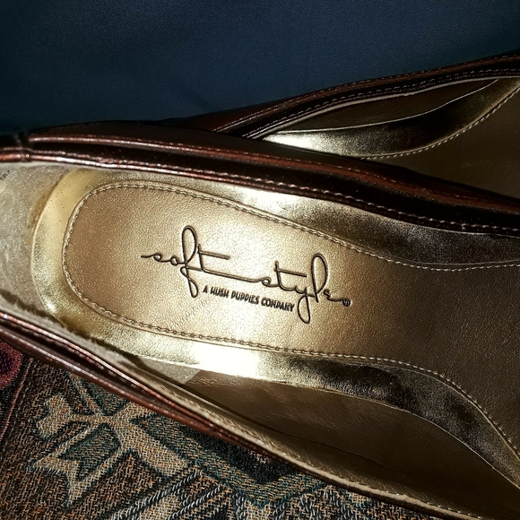 Soft Styles Brown Pumps - Picture 6 of 8